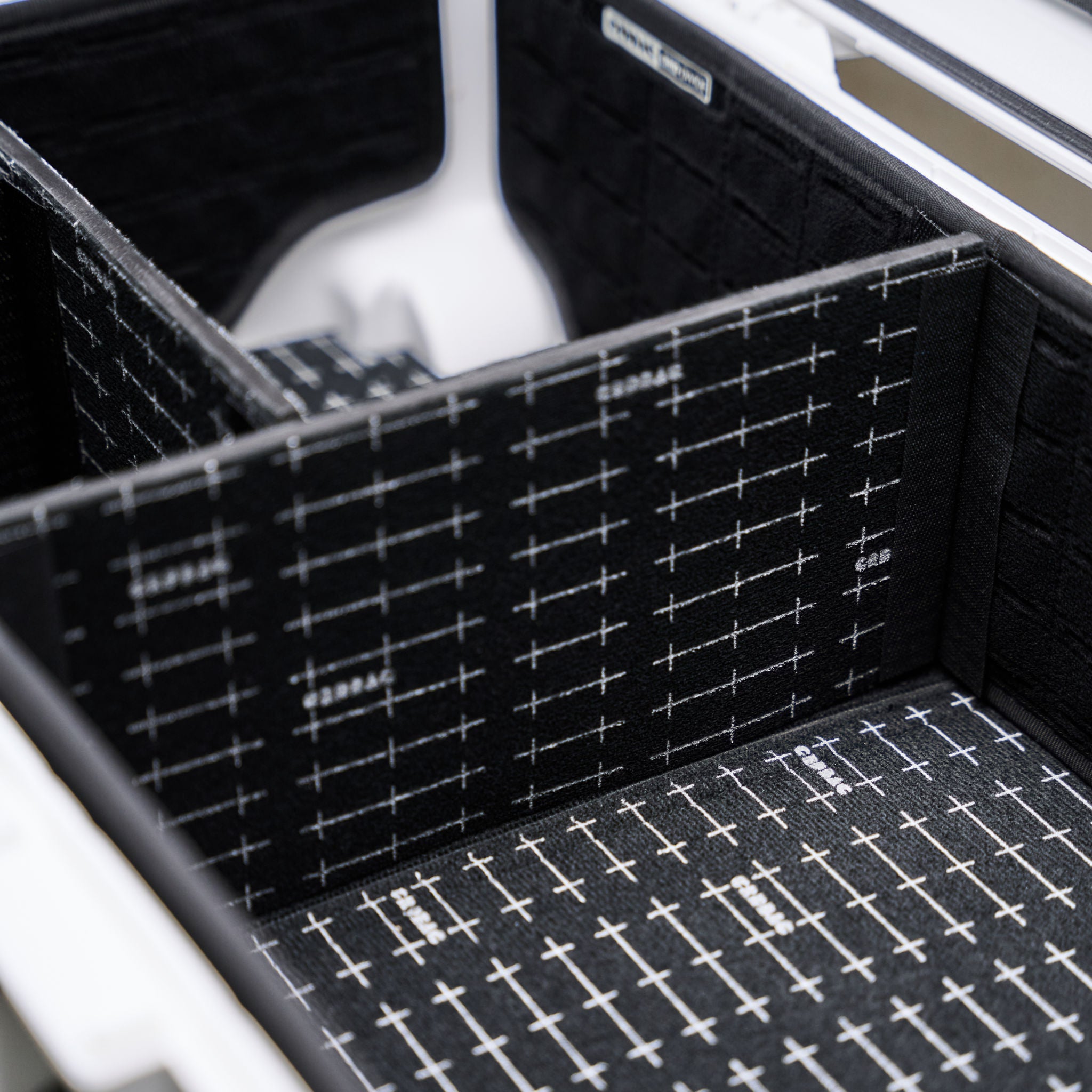 Grid-Divide Carry On Expansion Short